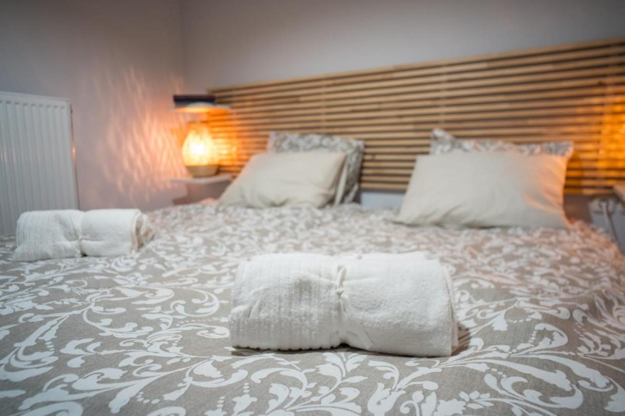 דירות פיראוס It Is A Pleasant, Modern, Functional House! מראה חיצוני תמונה